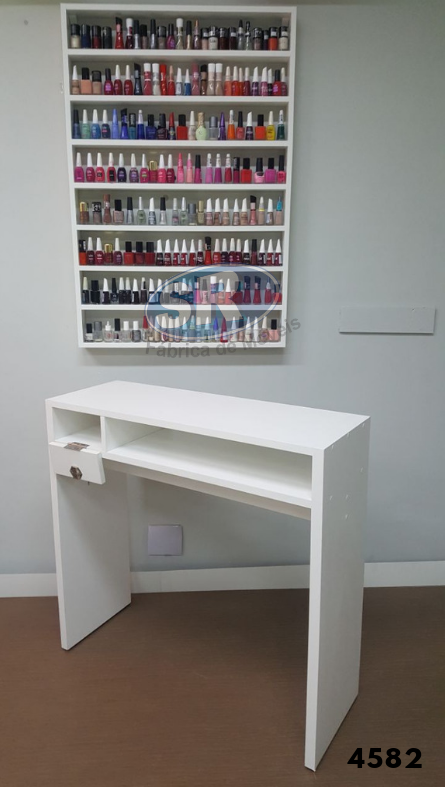 Mesa com gaveta
