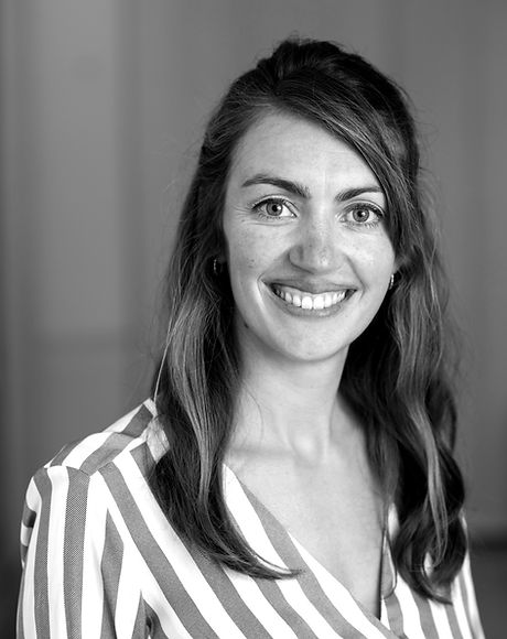 Photo Virginie(1)_edited.jpg