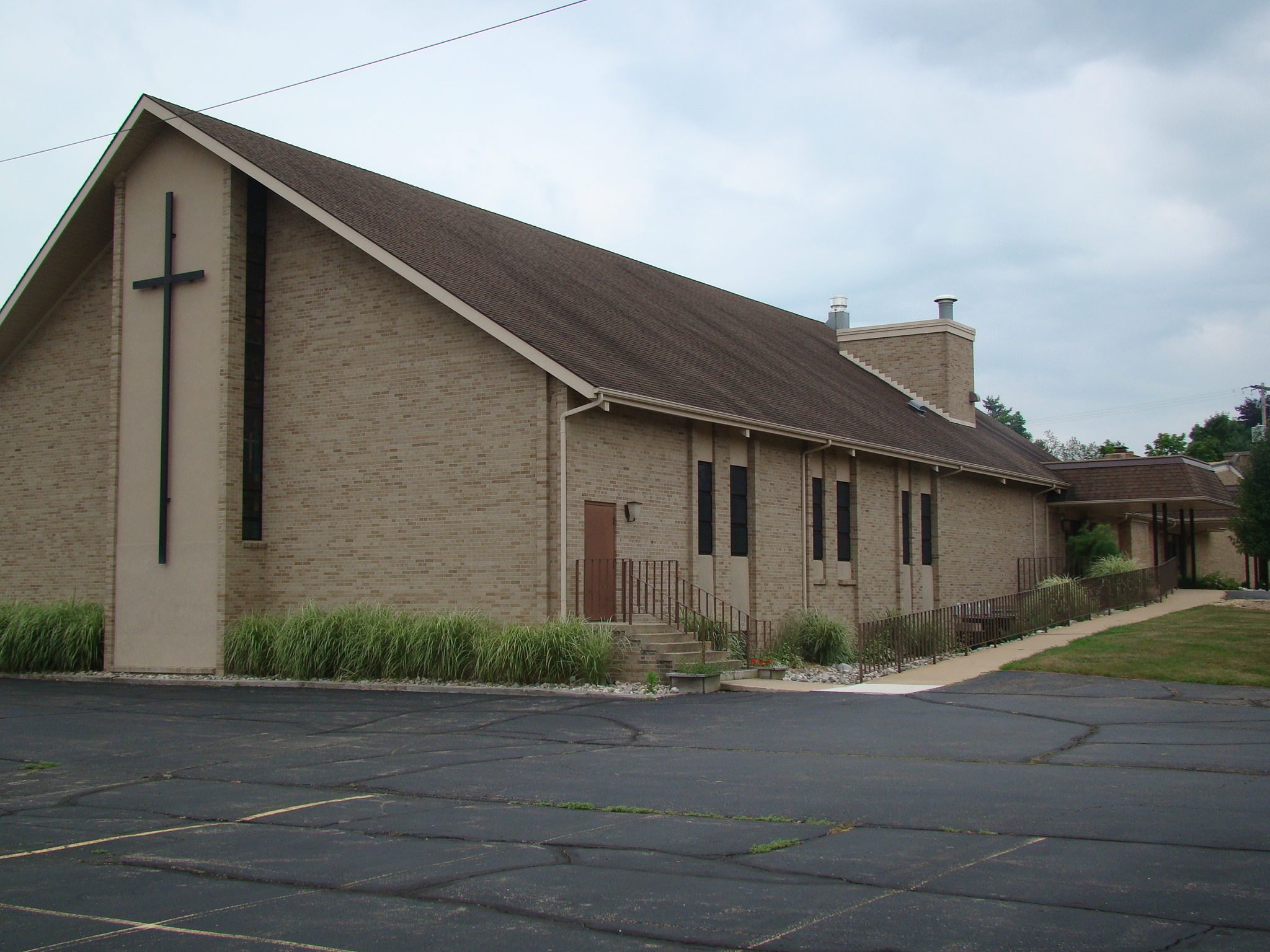 Holy Cross Lutheran Church