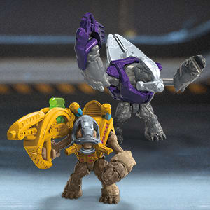 On the front line, a Grunt Spec OPS and a Grunt Heretic await further orders.