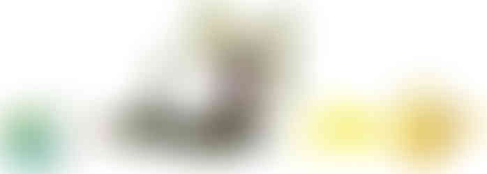 This post is a detail look at the Mega Construx Pokémon set DYF11 Pikachu vs. Bulbasaur