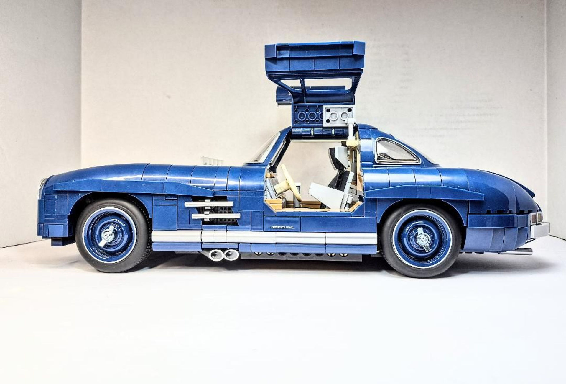 This article contains PDF instructions and detailed information about the 2025 Mattel Brick Shop '55 Mercedes-Benz 300 SL (HWW25). 