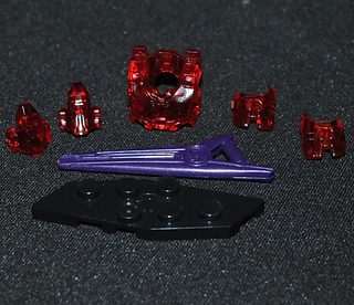 Weapons and accessories from the Red Spartan II in translucent Mk VI Armor. From the 2024 Halo 2 Character pack by Mega.