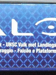 96940 UNSC Falcon with Landing Pad