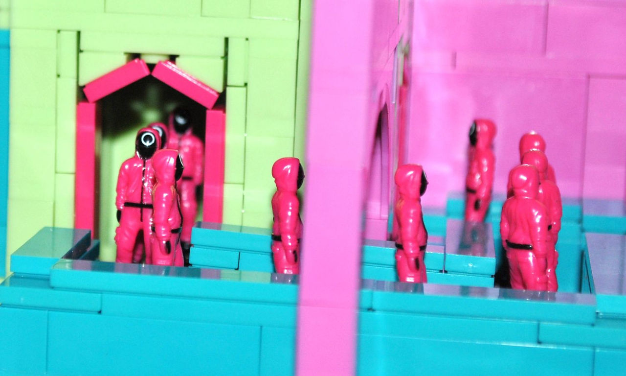 A detail look at the 2025 Mega Netflix Squid Game Staircase Collector Building Set 