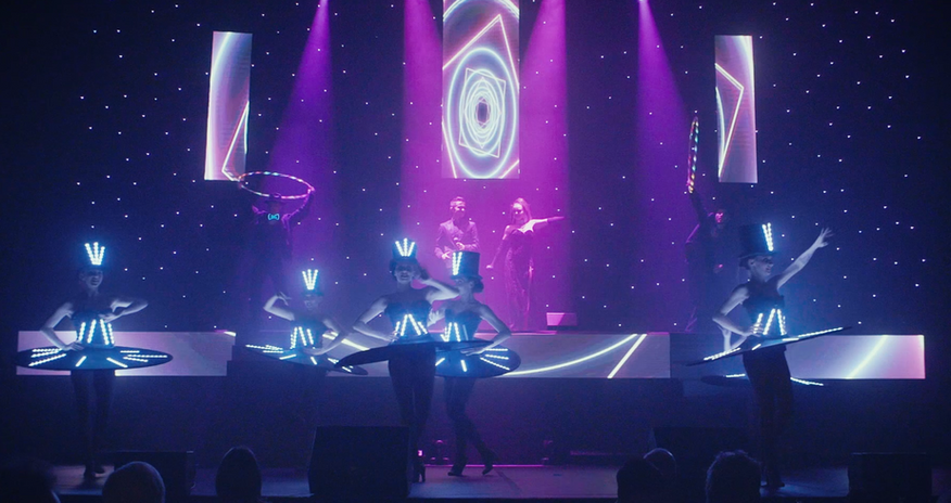 Echasses; Events; Danse; Cabaret; événementiel; Revue; Spectacle;