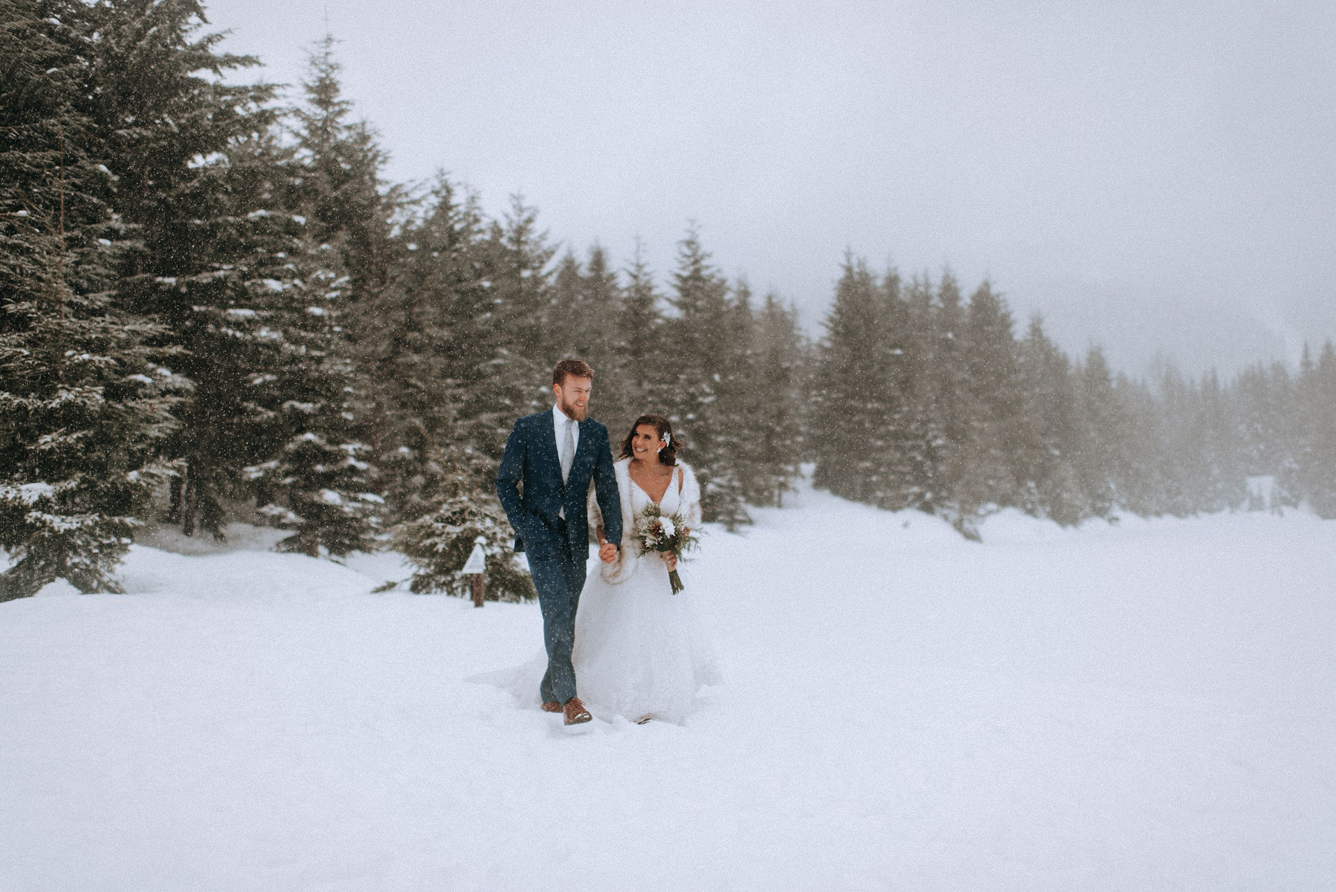 Snowy Elopement in Snoqualmie Pass, Washington