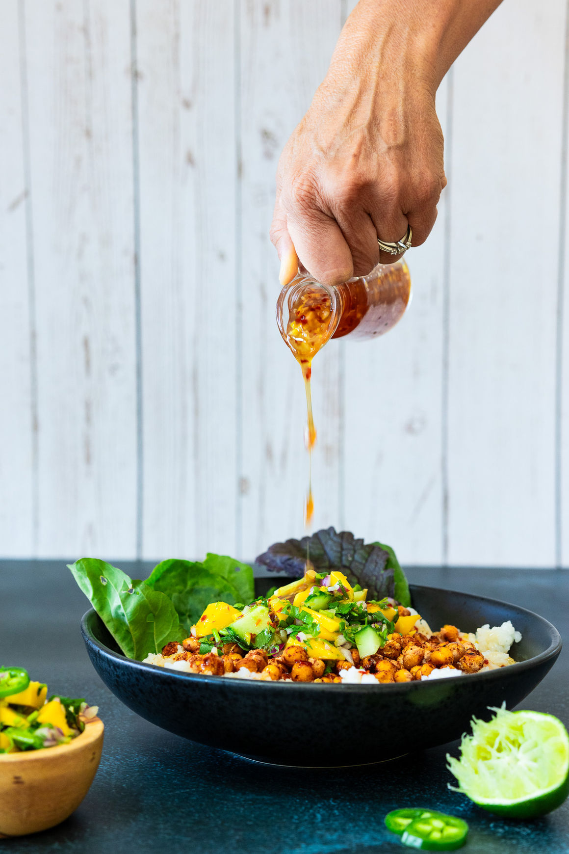 SWEET CHILI MANGO CHICKPEA BOWL