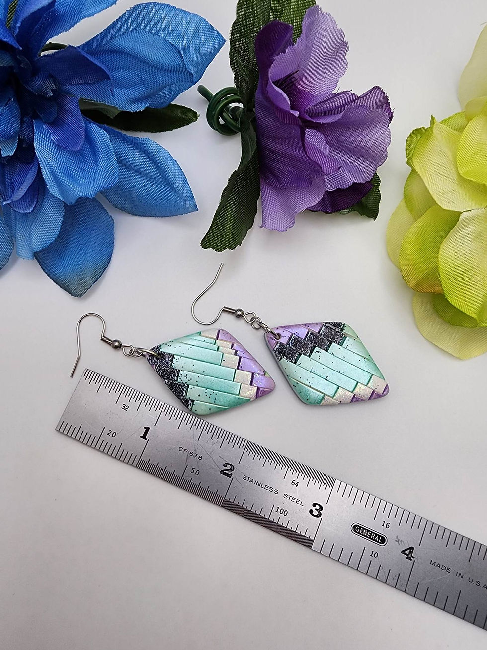 Handcrafted multicolor earrings, geometric design