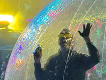 Till Lindemann live in Nuremberg. Strong vocals, intense atmosphere and surprising merch shortages at Arena Nürnberger Versicherung.