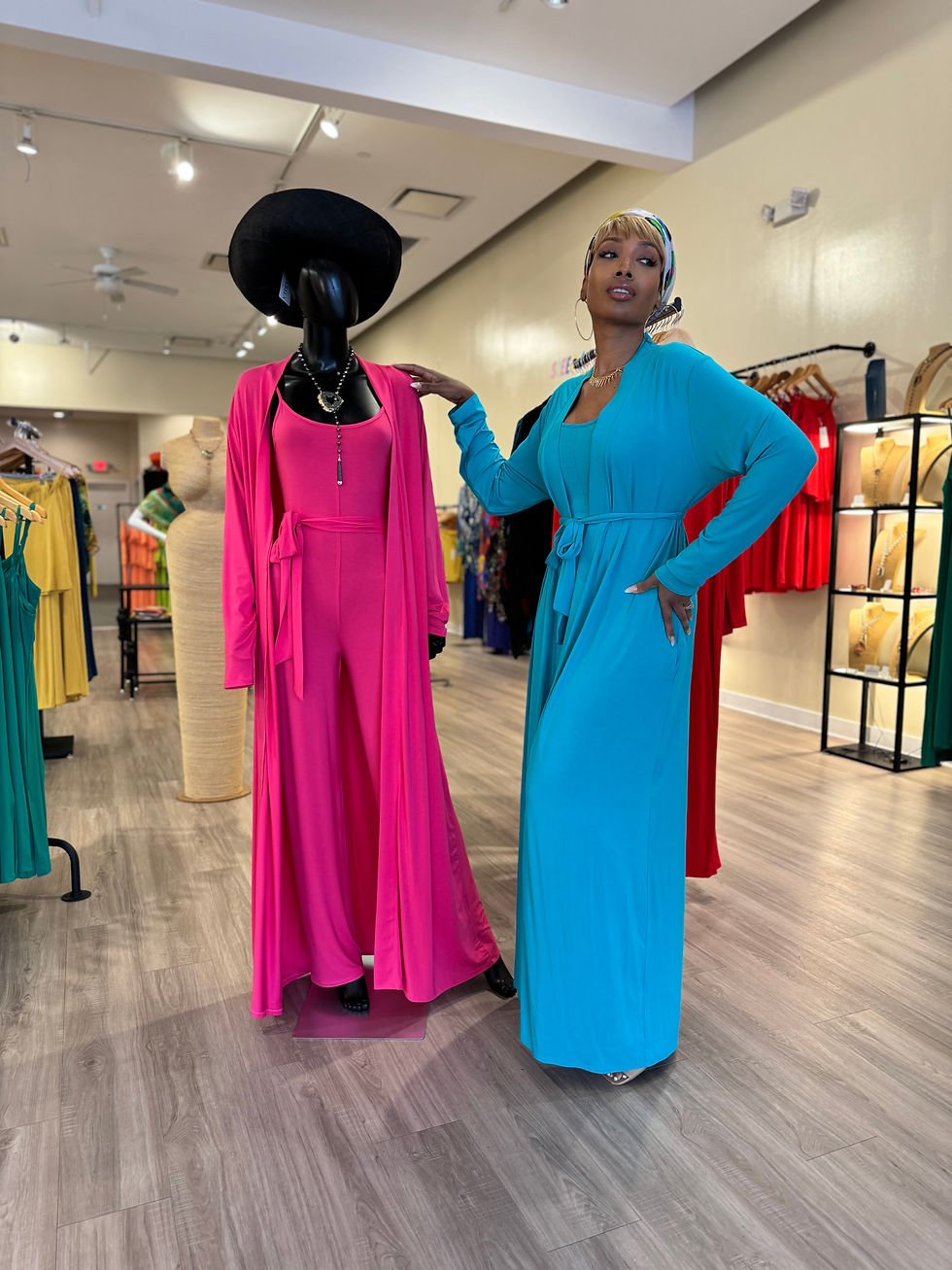Thumbnail: Bela Comfort Set: Strappy two-Piece Jumpsuit & Duster Robe Set