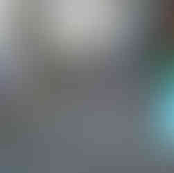 A child happily jumps along a chalk-drawn number line on the playground, with house shapes and numbers marked from 1 to 5. The outdoor activity combines movement and counting as part of a playful learning experience.