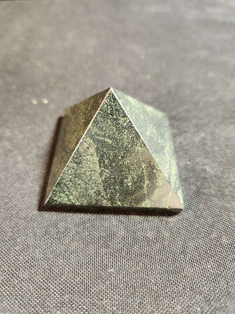 Shop Blue Earth Traders Rock Shop & Gem MIne Maggie Valley, NC 4/29