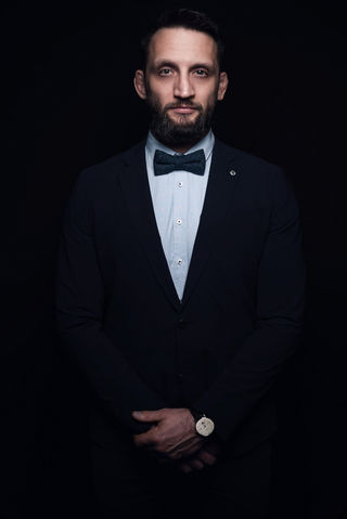 Professioneller Portraitfotograf Steffen Wais. Portraits Luzern, Portraits Bern, Portraits Zürich, Portraits Basel, Portraits Freiburg, Portraits Schaffhausen, Portraits Wallis, Portraits Schweiz, Professioneller Portraitfotograf Schweiz, vonwais.com