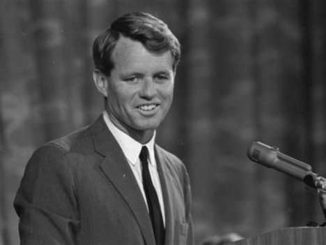 Oggi ricorre il compleanno di Robert Kennedy, noi lo ricordiamo con una sua breve biografia