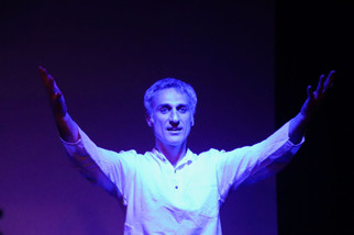 Claudio Contartese in Love's Kamikaze di Mario Moretti. Regia di Mila Teatro del Navile 11-12-13 marzo 2022. Ph © Nino Campisi 2022.