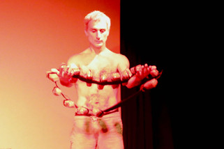 Claudio Contartese in Love's Kamikaze di Mario Moretti. Regia di Mila Teatro del Navile 11-12-13 marzo 2022. Ph © Nino Campisi 2022.