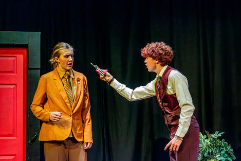 Clue_cast1_Friday-103