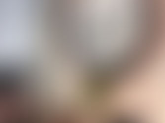 Entryway Elegance: Choosing between Mirror and Artwork