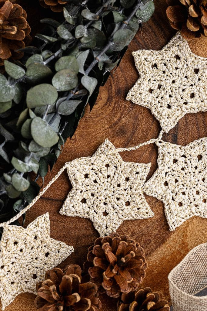 How to Make a Crochet Christmas Star Garland