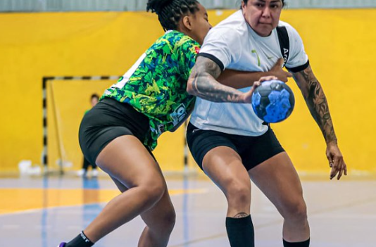 Time de Handebol Master de Guarujá vence Unifesp por 20 a 15 no Tejereba