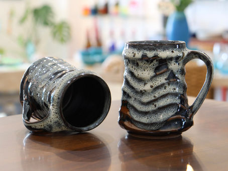 陶眞窯 親方作品 マグマ釉マグカップ 入荷