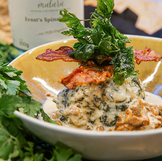 Edeka's Lokale Lieblinge: Spinatknödel in Pfifferlingsrahm mit krossem Speck & gebackener Petersilie