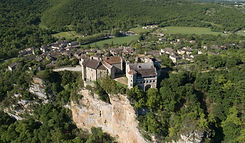 bruniquel-falaise-sylvain-pradal-scaled-oorxtdewkyrxvs3by0unlkz0t1n21g13w92z4u96jc.jpg