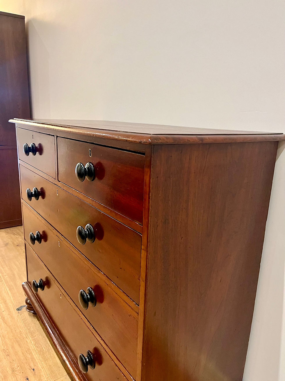 Thumbnail: Top Right Top A9061 - Large Restored Victorian Mahogany Five Drawer Chest.