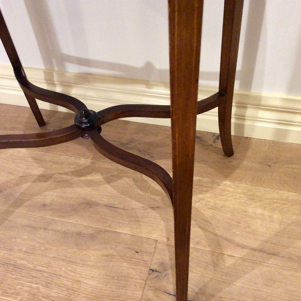 Thumbnail: Edwardian Mahogany Kidney Shaped Occasional Table with Decorative Inlay