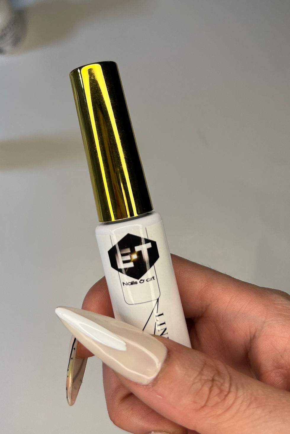 Thumbnail: SET 2 GEL LINER BLACK AND WHITE 15ml