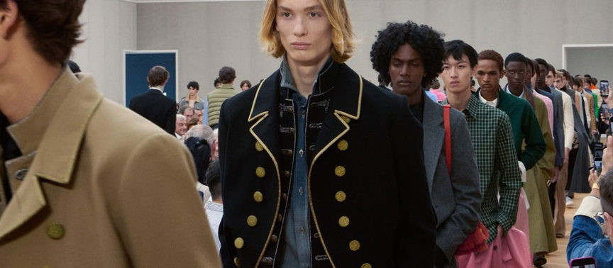 Jonathan Anderson Reimagines Dior Men with Dishevelled Tweed and Gallery Poise