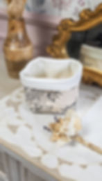 Panière en toile de jouy et en nid d'abeille