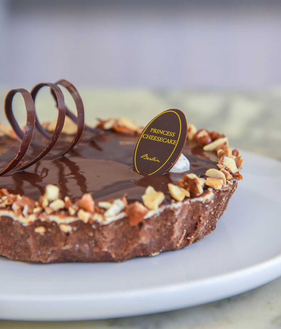 Thumbnail: Schokoladen-Princess-Käsekuchen mit Mandelkruste