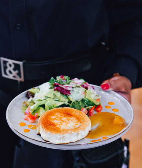 Gebratener Ziegenkäse mit Salat: Köstliches Gericht