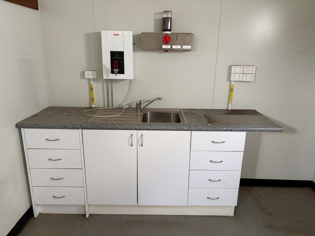 12x3 Portable Building image 7