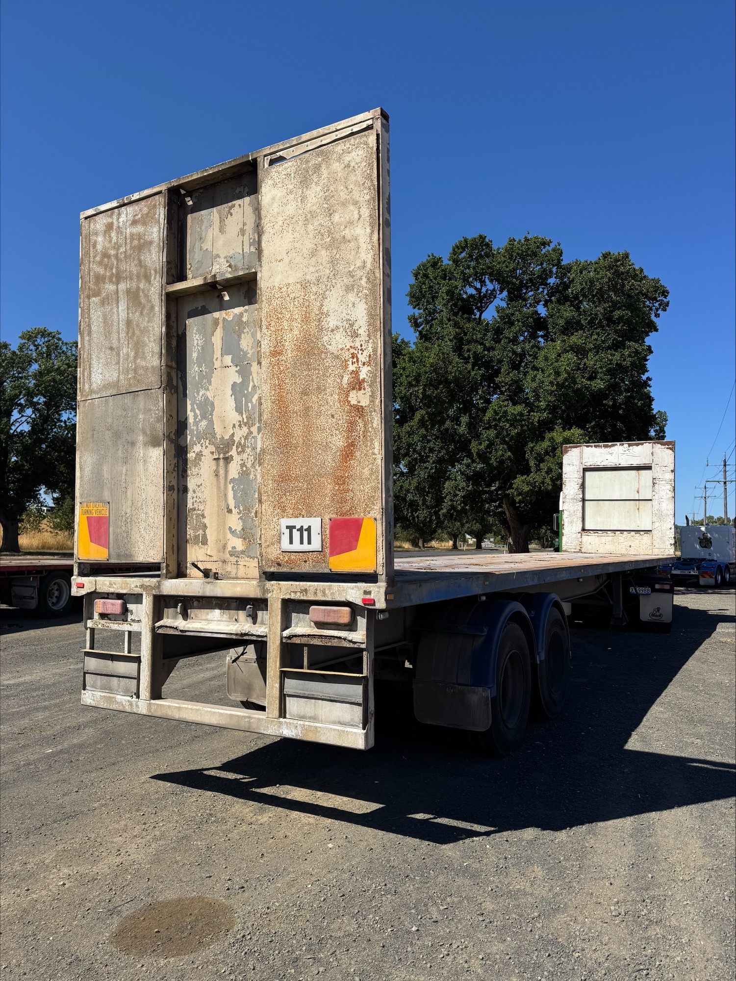 2009 PMD ST2 Flat Top Trailer image 2