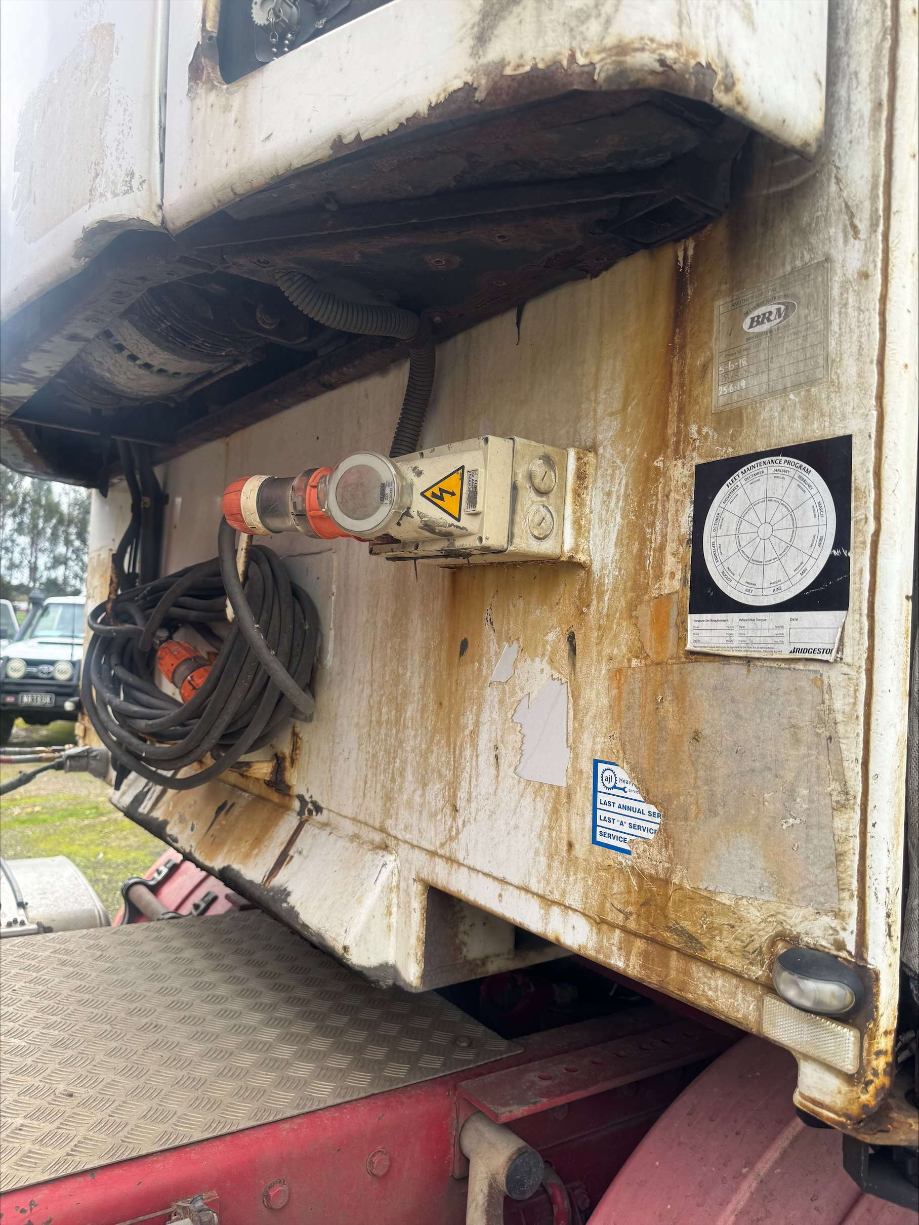 2007 Krueger Refrigerated Semi Trailer image 3