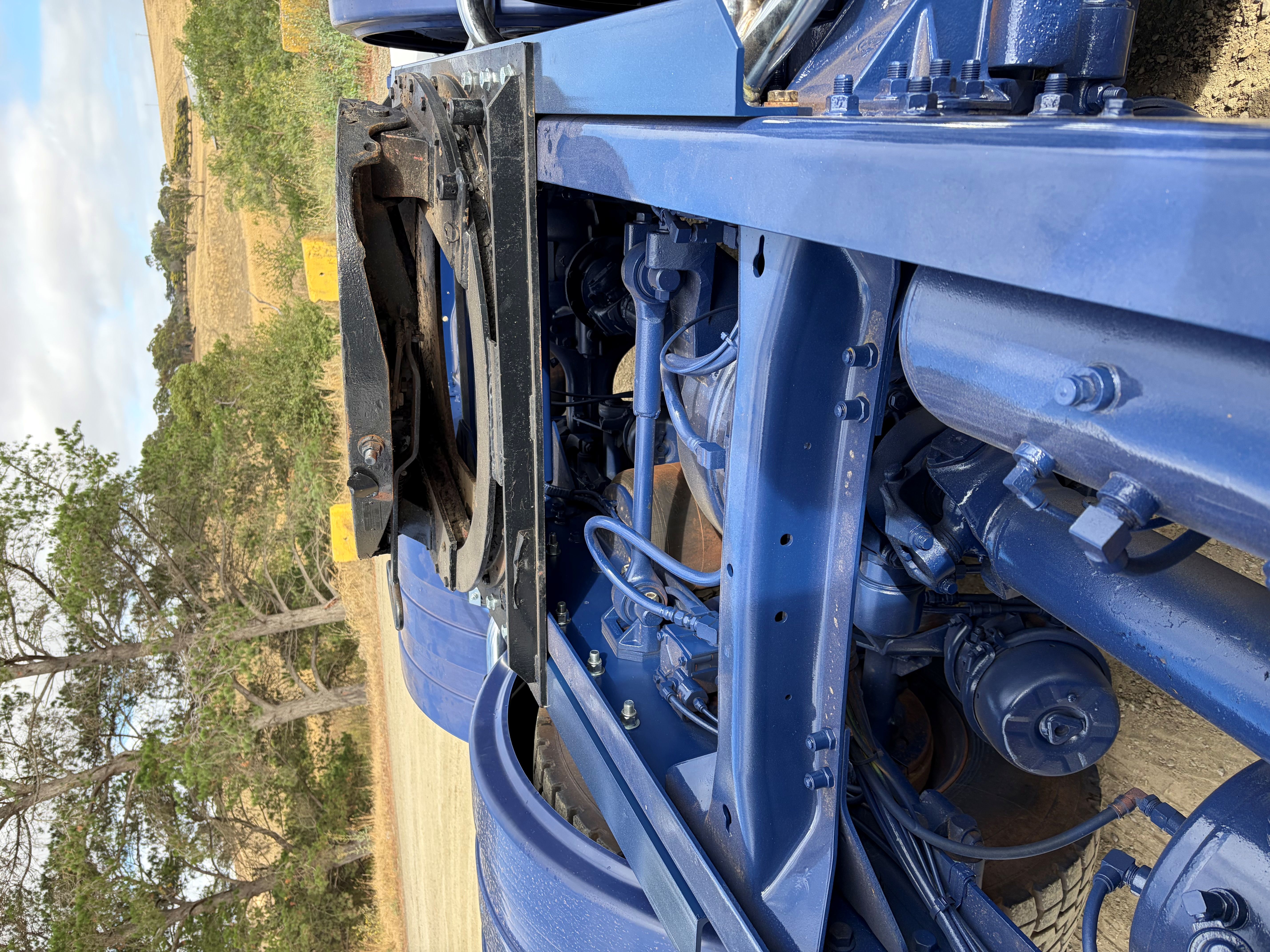2004 mack Trident Prime Mover 6x4 image 10