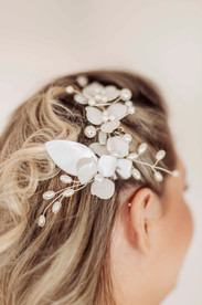 fotos no makingo ff da noiva com um lindo vestido 