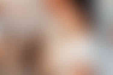 fotografia de uma linda noiva entrando na igreja