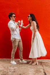 fotografia de casal pré wedding na cidade