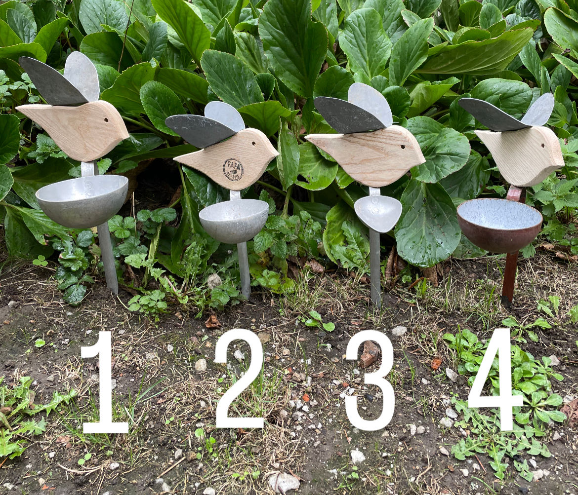 ABREUVOIRS MANGEOIRES À OISEAUX