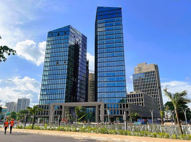 Discover the Kinshasa Financial Center, a dazzling twin-tower
