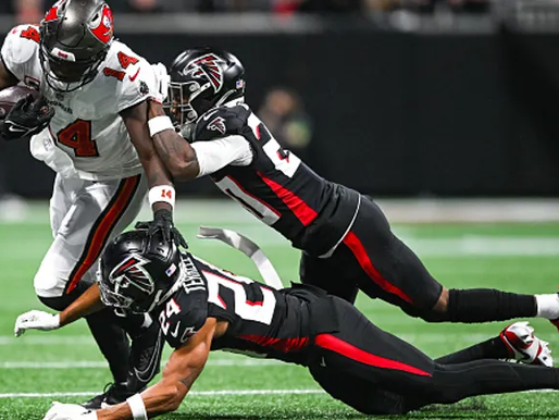 Buccaneers Stage Late Rally to Seize First-Place Tie in NFC South