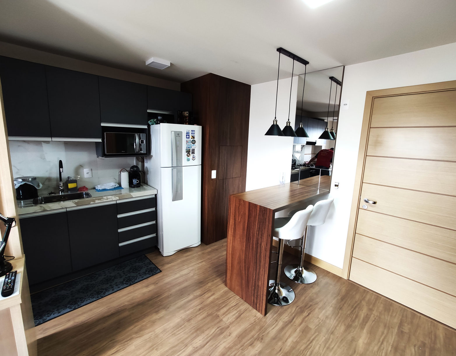 apartamento amplo estudantil decorado