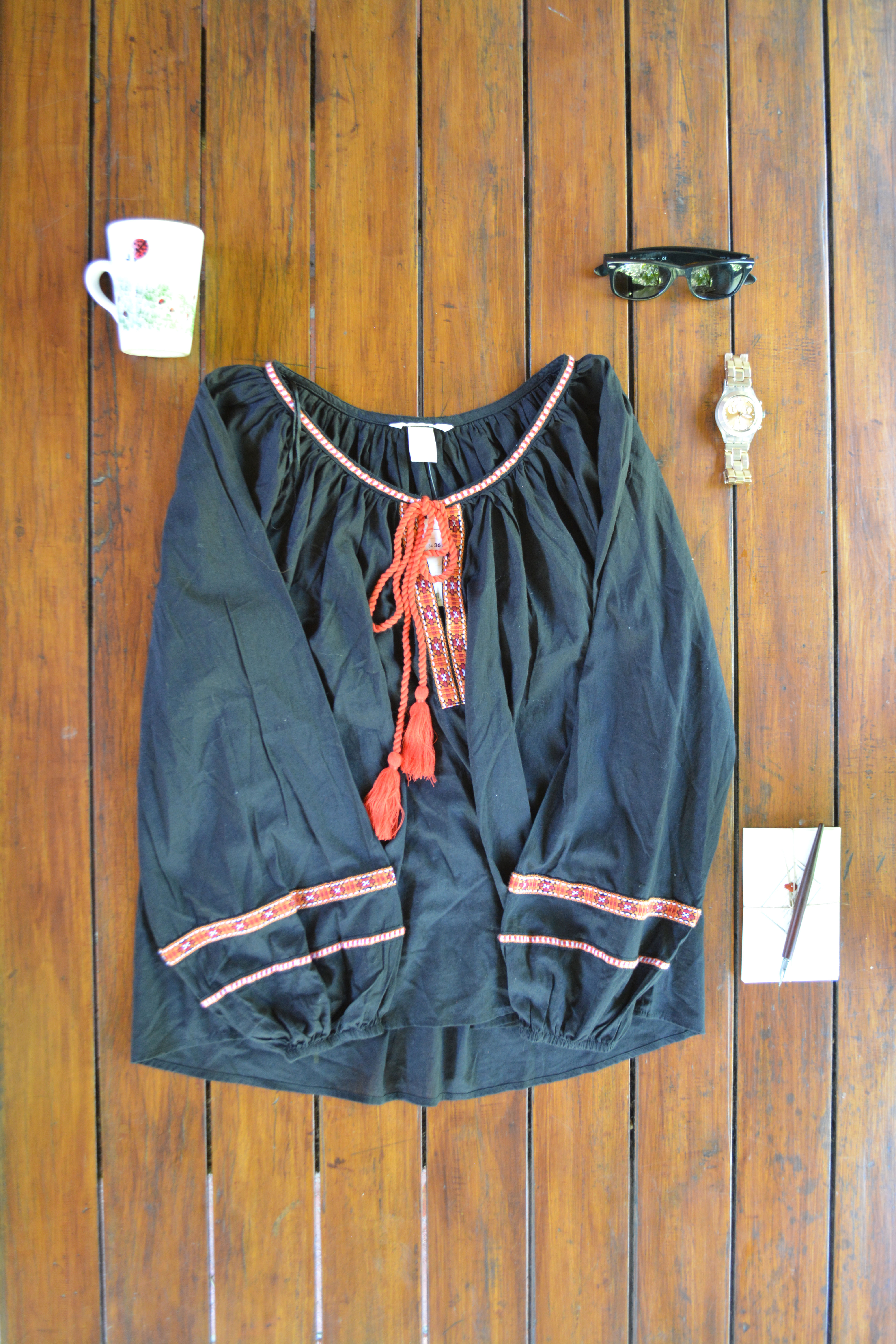 Blusa negra con detalles #h&m - Talle 36 -