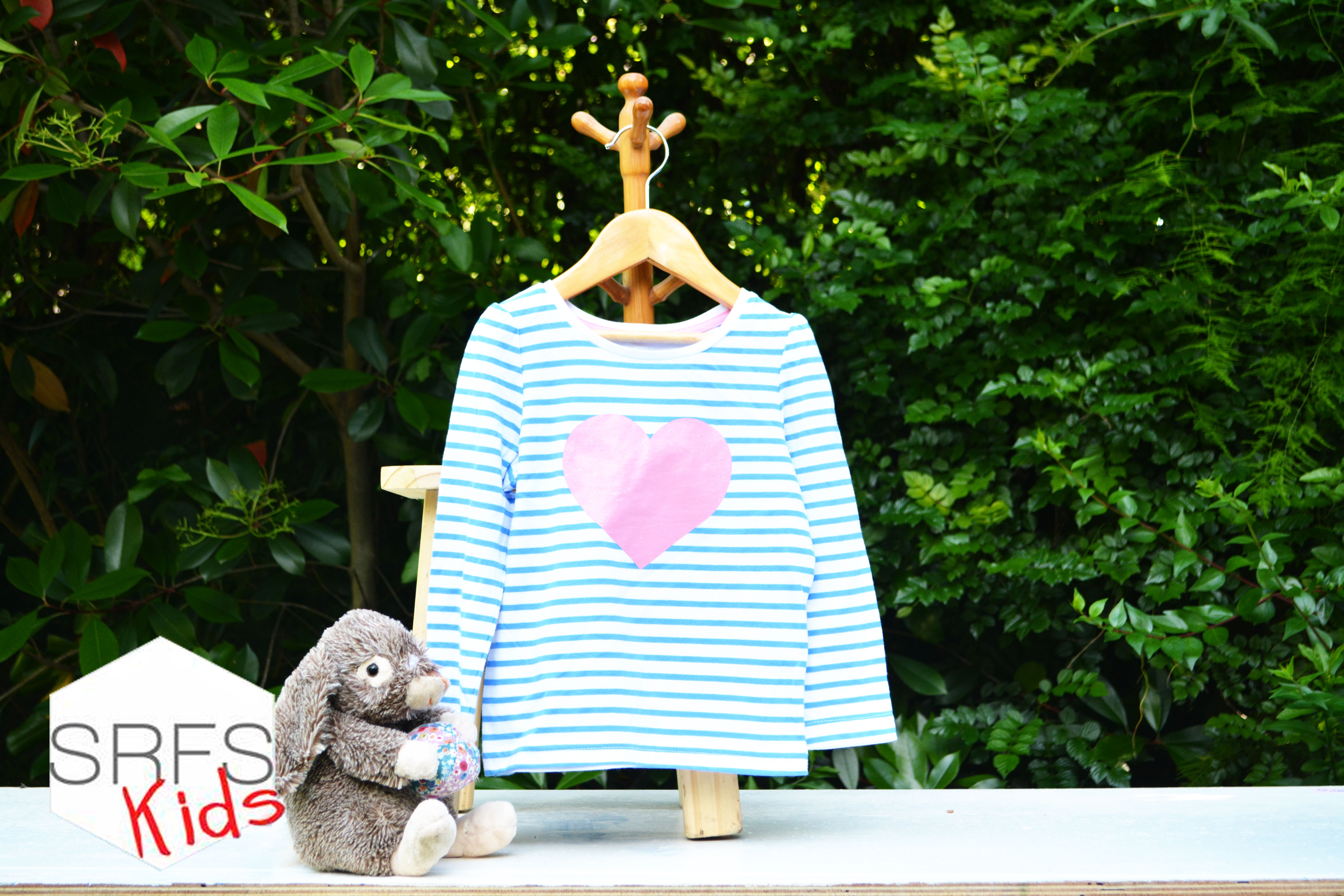 ▵Remera rayada celeste con corazón T. 18/24 ▵