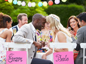 Les 8 Secrets pour Choisir le DJ Parfait pour Votre Mariage à Paris 🎵