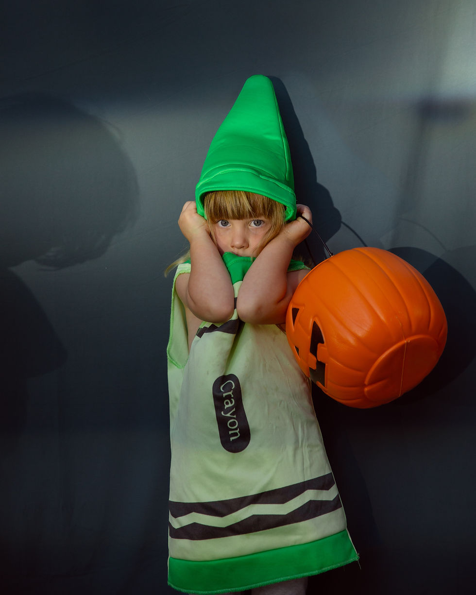 DIY How to take easy, spooky Halloween photos of your kids from a Rhinebeck family photographer